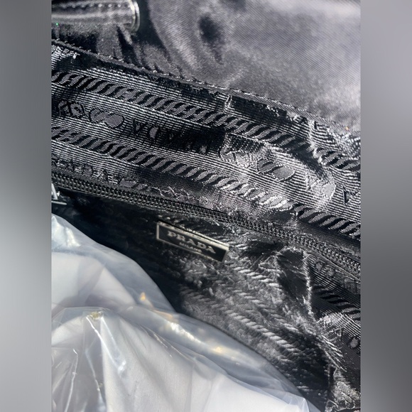 Prada Black Nylon Backpack medium size New - Picture 4 of 4